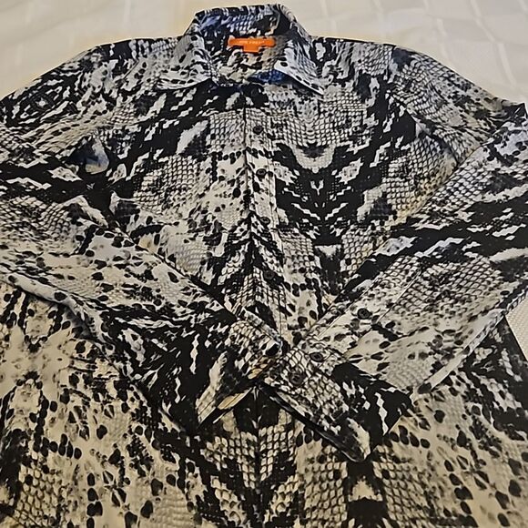 Joe Fresh Snakeskin Print Long Sleeves Button-Down Shirt Black/ Gray XS - Picture 16 of 16